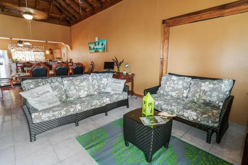 Yanceylargo Estate - Newly Renovated 7Br Beautiful Two-Story W Gorgeous Mountain View Villa 蒙特哥贝